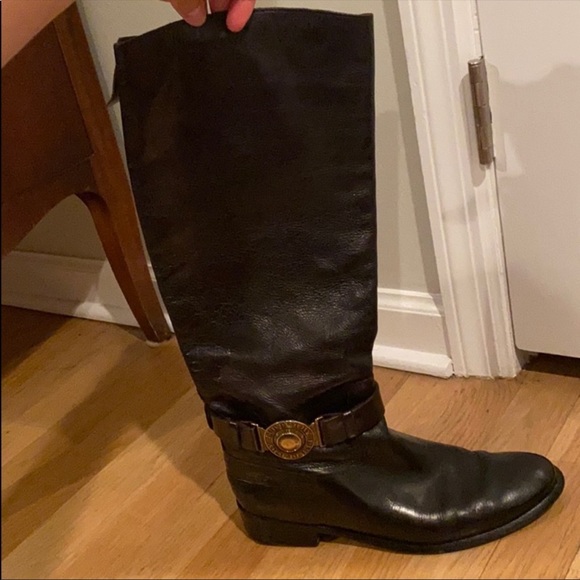 Burberry Boots (barely worn) - Picture 5 of 6